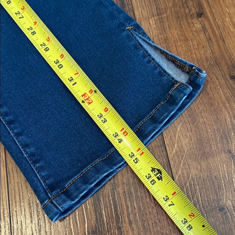 Tahari Indigo Denim Jeans - Picture 14 of 14